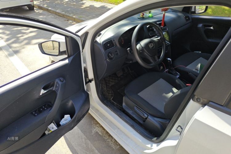 Volkswagen Polo 2019 car image #18