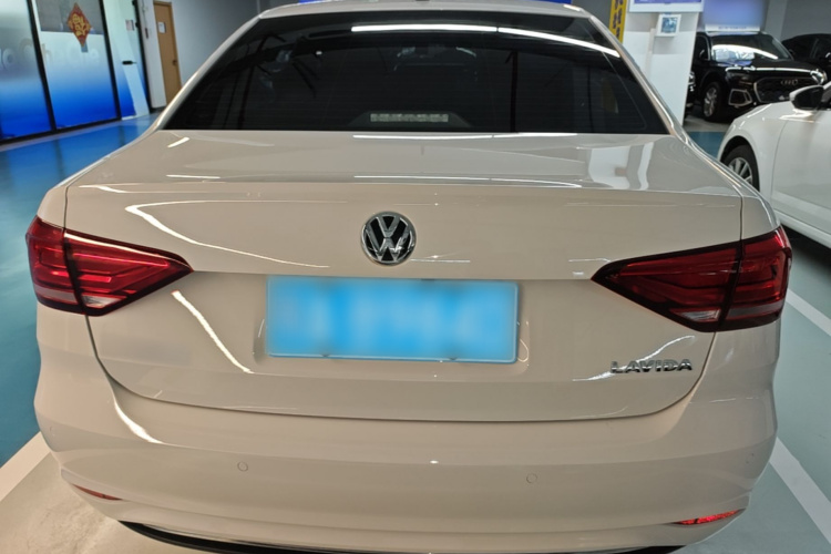 Volkswagen Lavida 2023 car image #6
