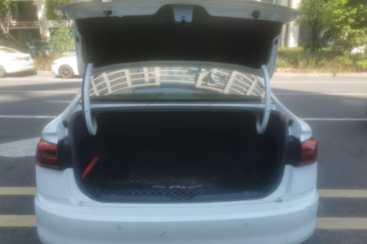 Volkswagen Bora 2021 car image #17