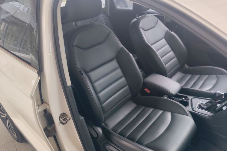 Volkswagen Tharu 2019 immagine di auto #24