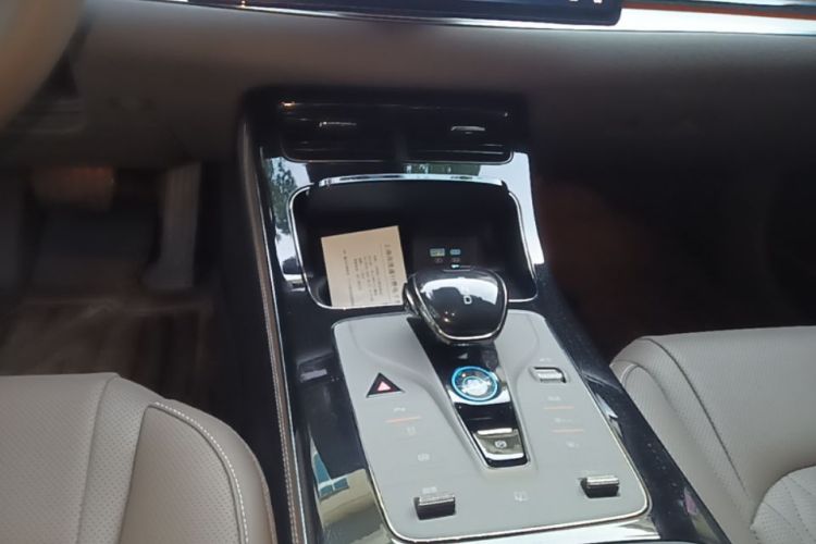 BYD Han 2024 car image #14