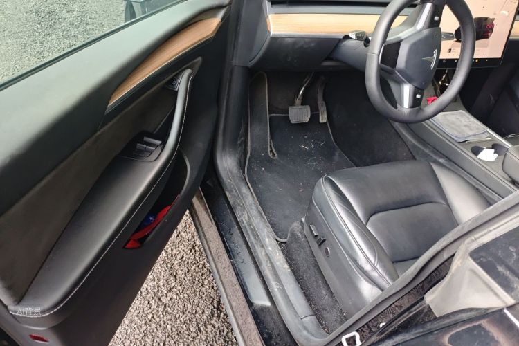 Tesla Model Y 2022 #18 Tesla Model Y 2022 car image #18