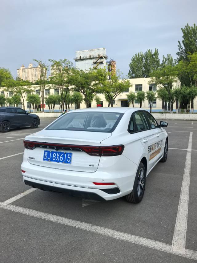 GEELY Emgrand 2026 #8 GEELY Emgrand 2026 صورة سيارة #8