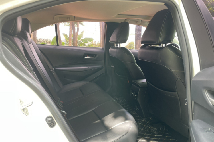 Toyota Corolla 2021 immagine di auto #19