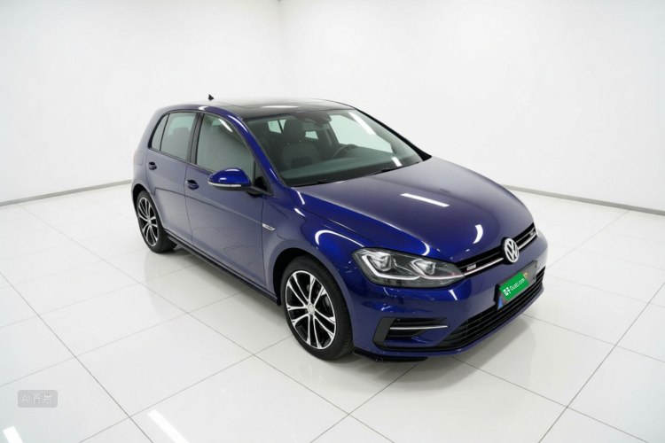 Volkswagen Golf 2020 car image #4