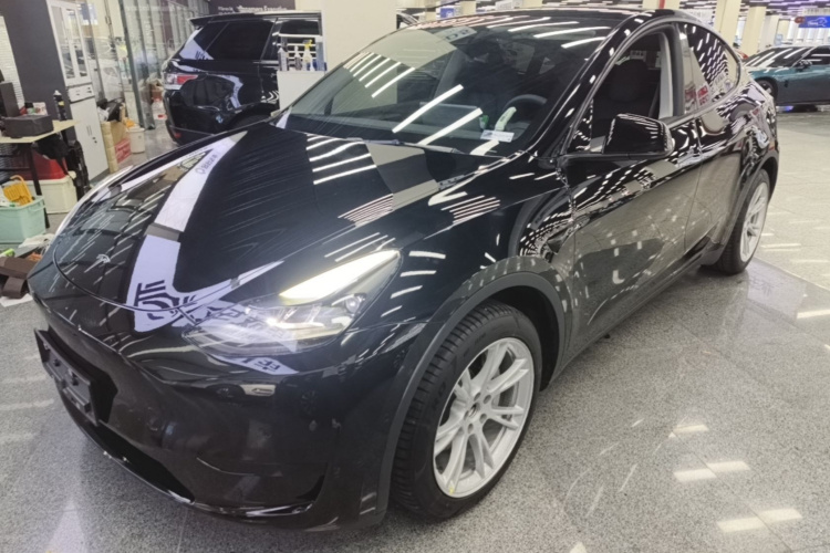 Tesla Model Y 2023 #2 Tesla Model Y 2023 car image #2