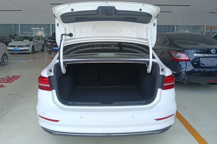 Volkswagen Lavida 2019 car image #19