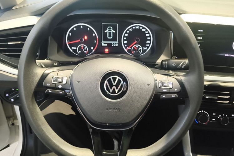 Volkswagen Polo 2022 car image #11