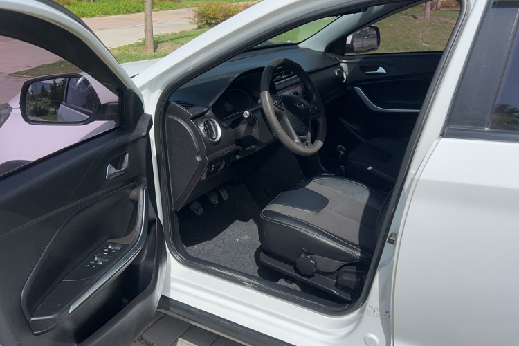 Chery Tiggo 3x 2018 car image #12