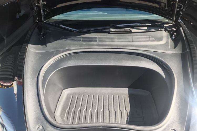 Tesla Model 3 2026 car image #20