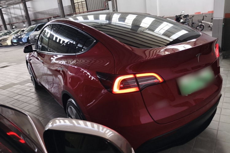 Tesla Model Y 2022 #5 Tesla Model Y 2022 car image #5