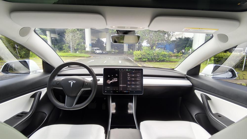 Tesla Model 3 2020 car image #15