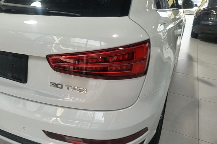 Audi Q3 2019 #8 Audi Q3 2019 car image #8
