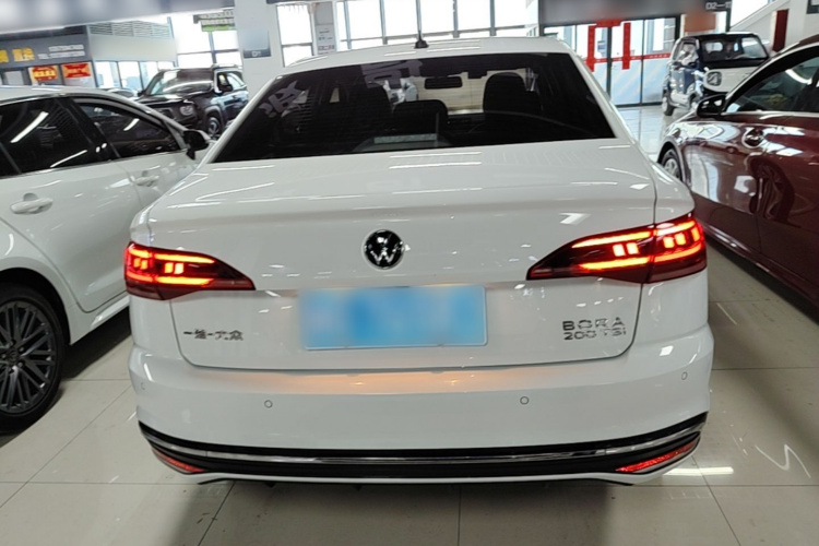 Volkswagen Bora 2023 car image #6
