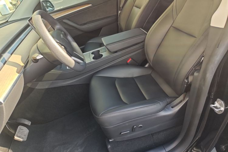 Tesla Model Y 2021 #15 Tesla Model Y 2021 car image #15