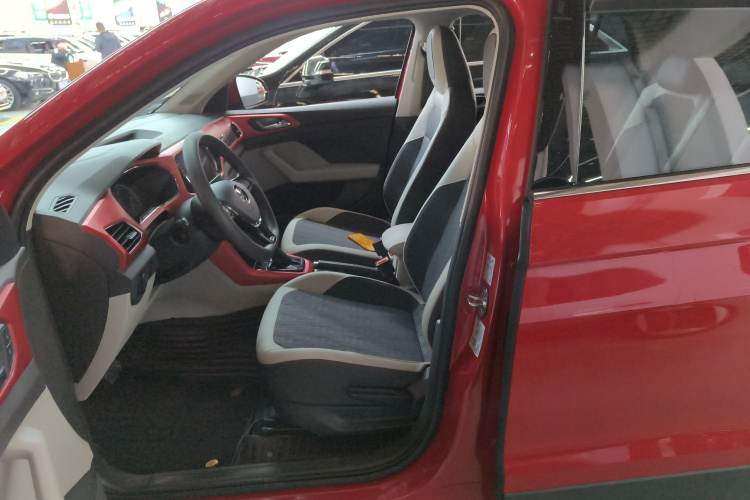 Volkswagen T-Cross 2021 #15 Volkswagen T-Cross 2021 car image #15