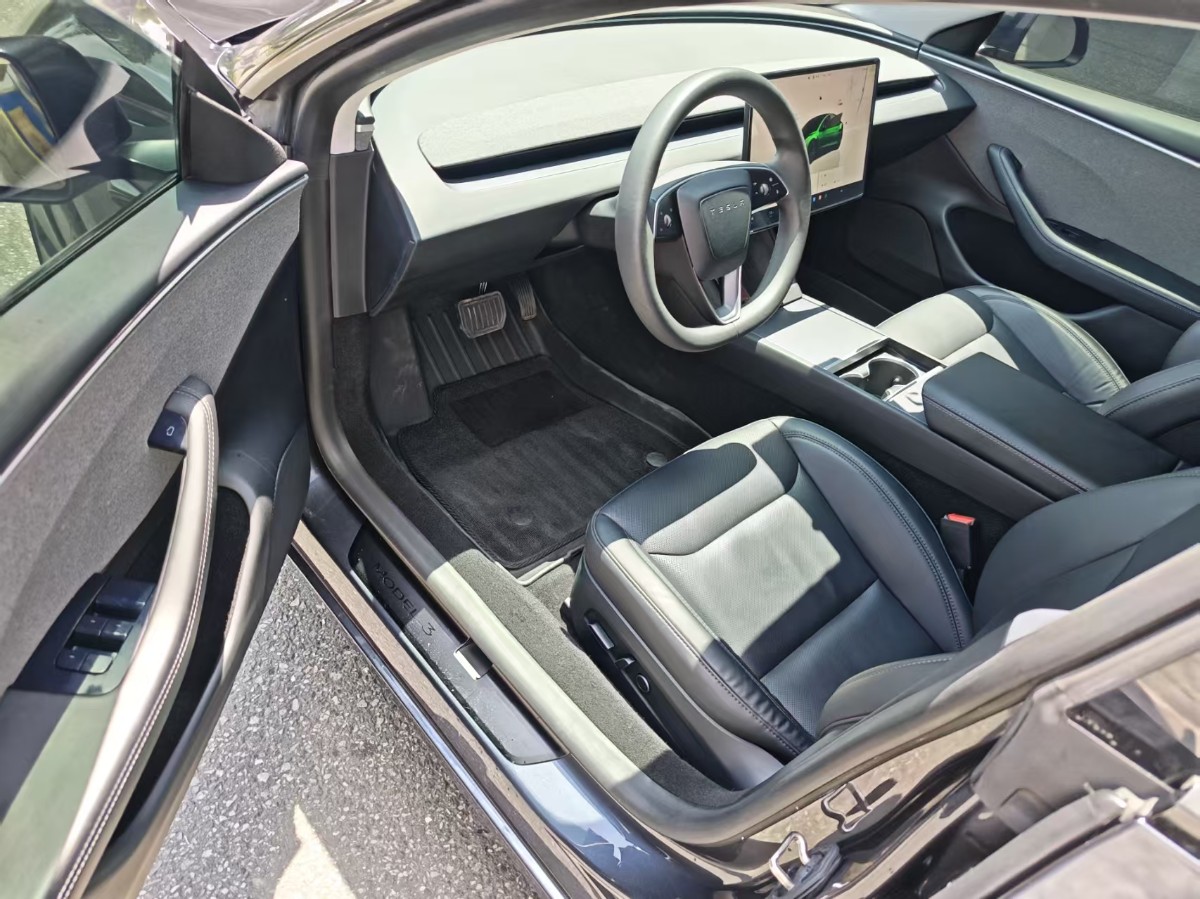 Tesla Model 3 2024 car image #4