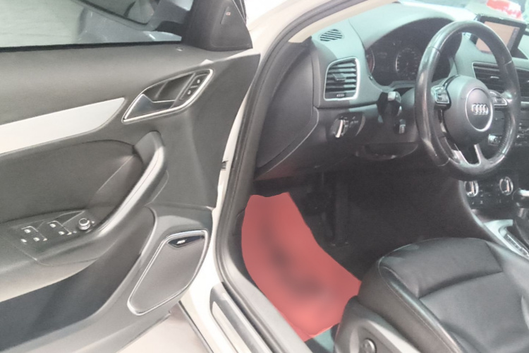 Audi Q3 2015 #16 Audi Q3 2015 car image #16
