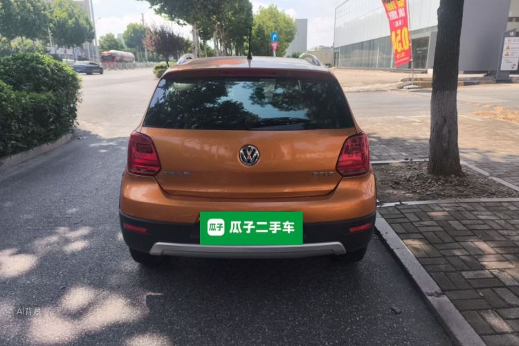 Volkswagen Polo 2015 car image #6