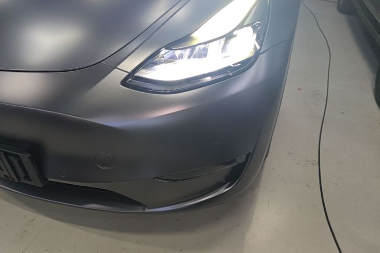 Tesla Model Y 2021 car image #23
