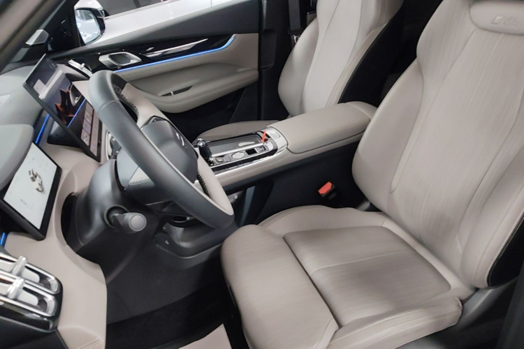 GEELY Boyue L 2026 #15 GEELY Boyue L 2026 car image #15