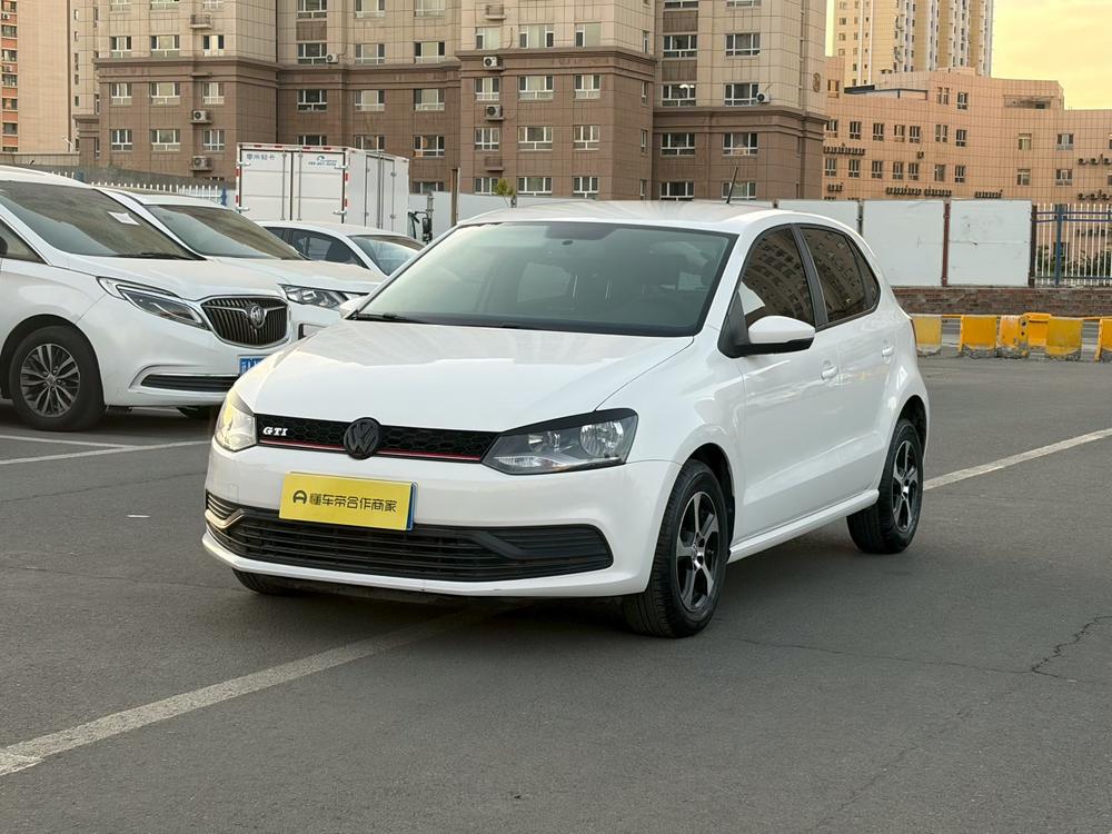 Volkswagen Polo 2018 car image 