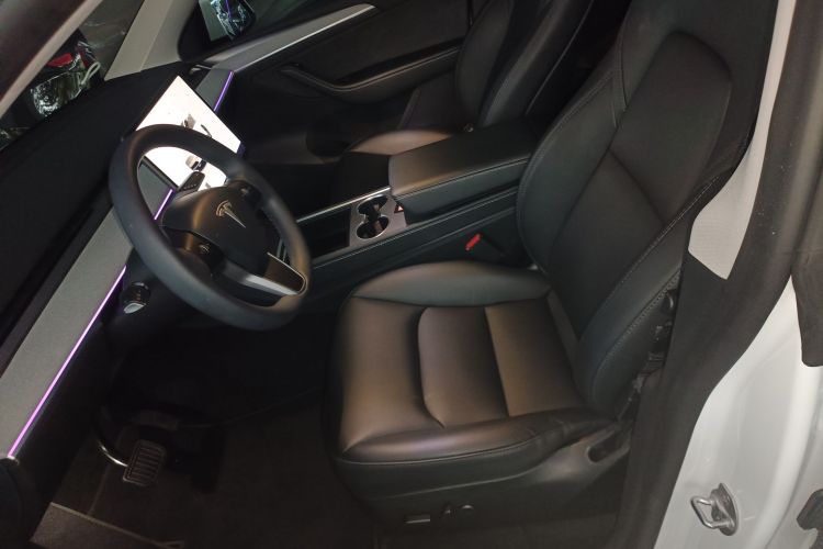Tesla Model Y 2024 #19 Tesla Model Y 2024 car image #19