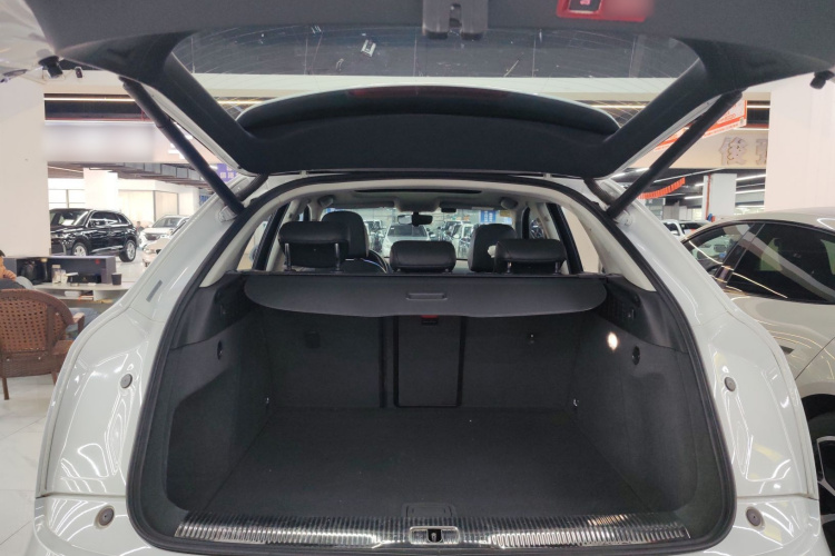 Audi Q3 2018 image de voiture #19