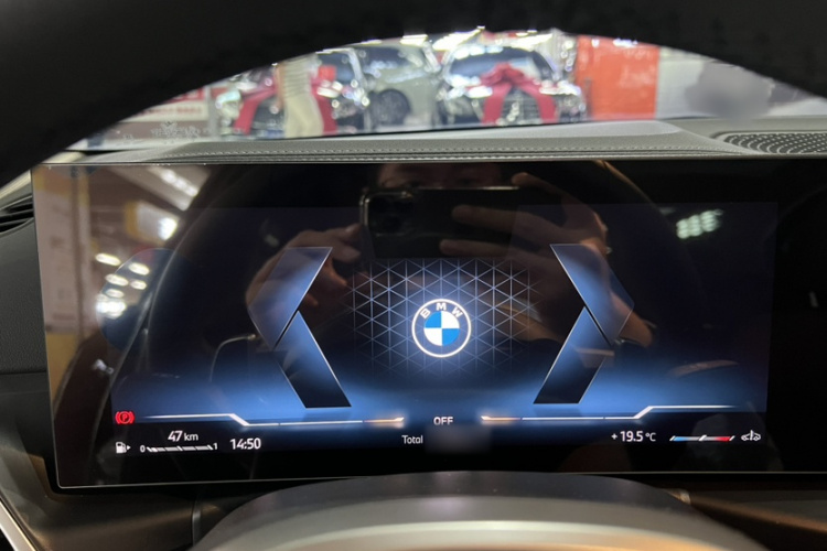 BMW 3 Series 2025 car image #21