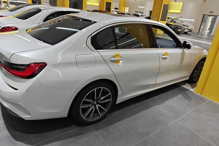 BMW 3 Series 2021 изображение автомобиля #5