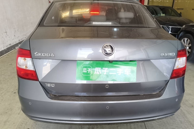 Skoda Rapid 2017 #6 Skoda Rapid 2017 car image #6