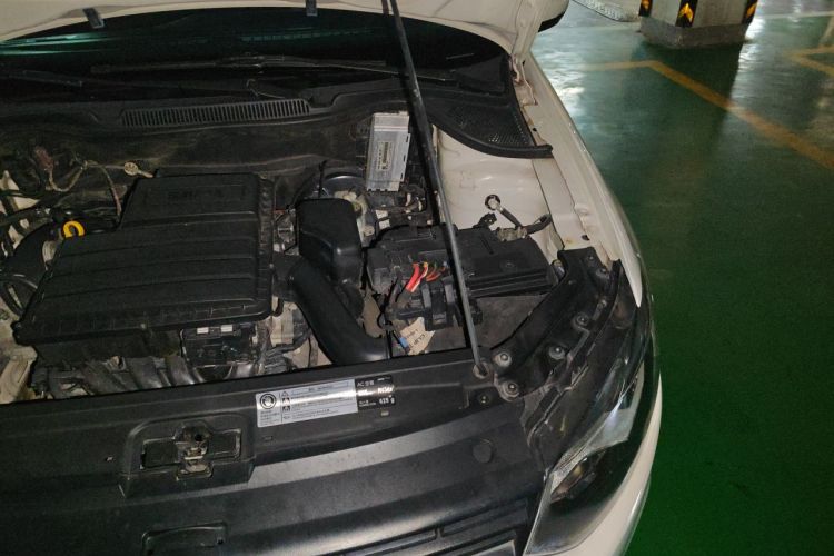 Volkswagen Polo 2016 car image #29