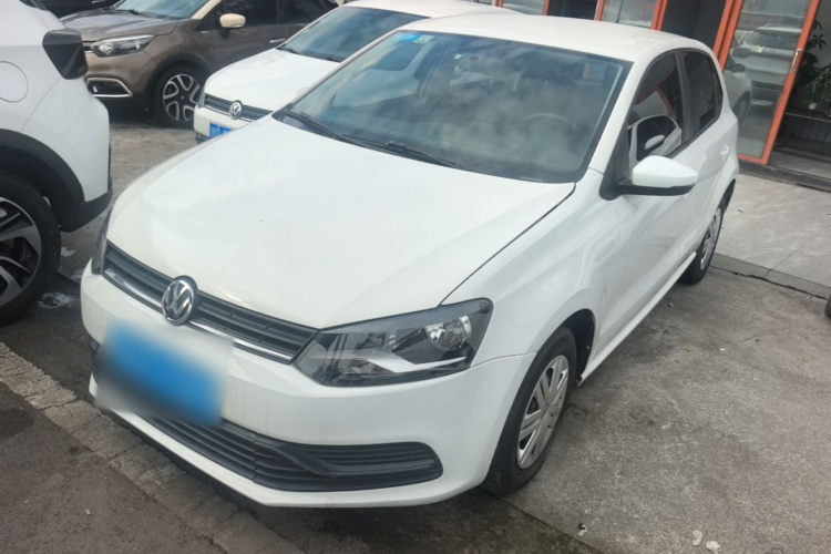 Volkswagen Polo 2016 car image #2