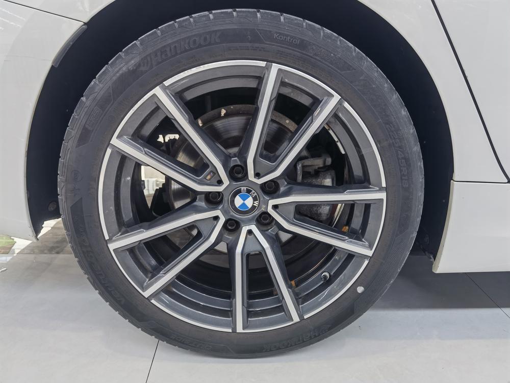 BMW 3 Series 2021 car image #7