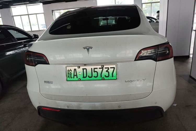 Tesla Model Y 2022 #6 Tesla Model Y 2022 car image #6