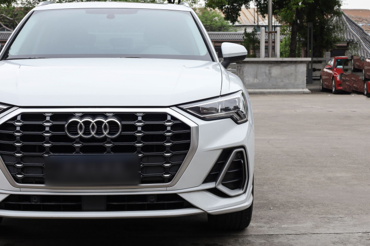 Audi Q3 2023 #8 Audi Q3 2023 car image #8