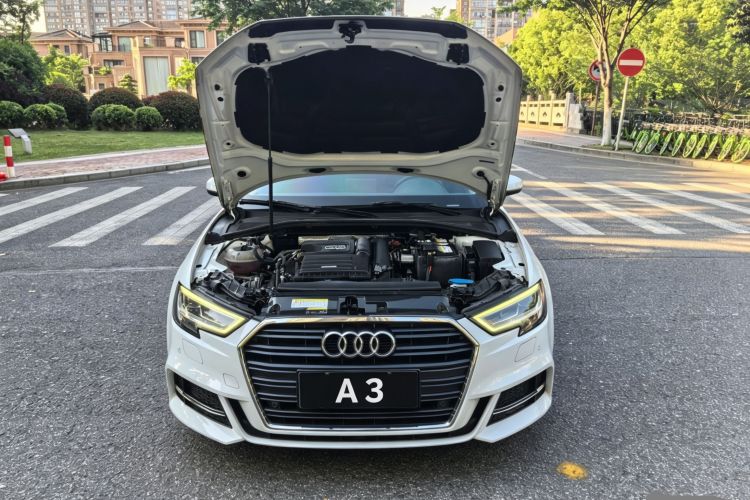 Audi A3 2019 car image #21