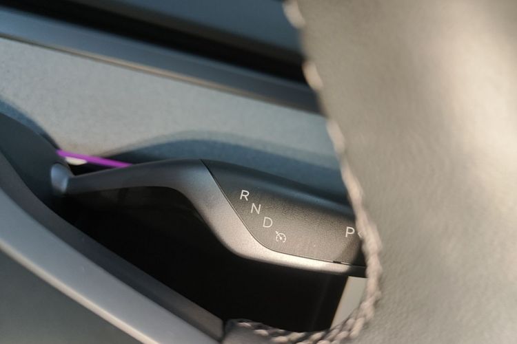 Tesla Model Y 2024 #18 Tesla Model Y 2024 car image #18