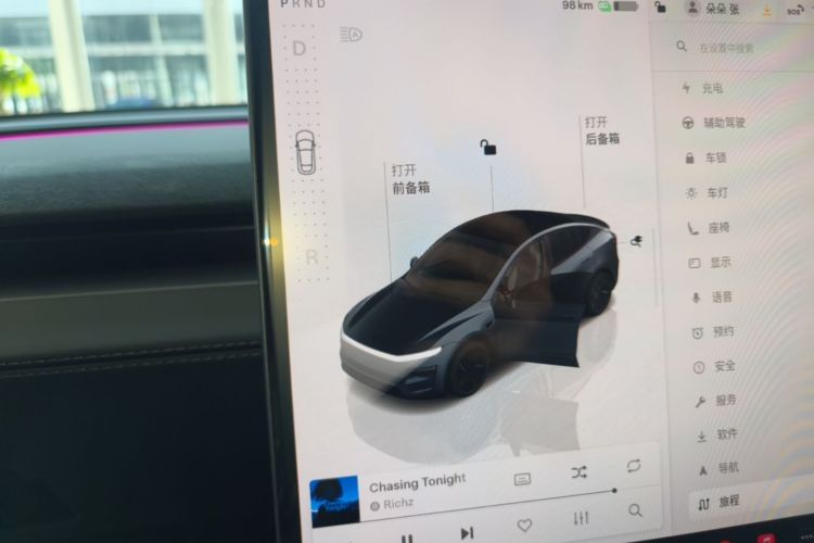 Tesla Model Y 2025 #14 Tesla Model Y 2025 car image #14