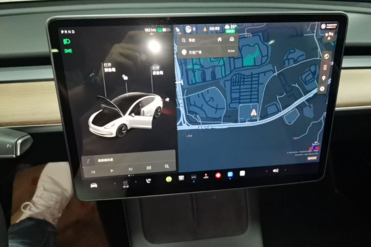 Tesla Model 3 2021 immagine di auto #12