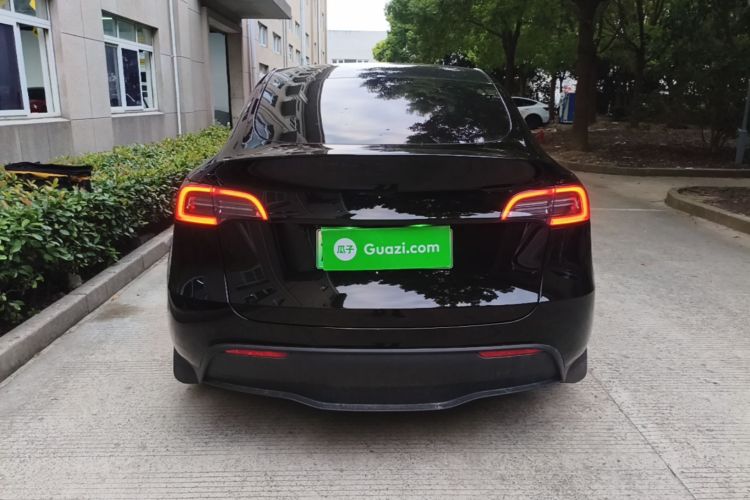 Tesla Model Y 2023 car image #4