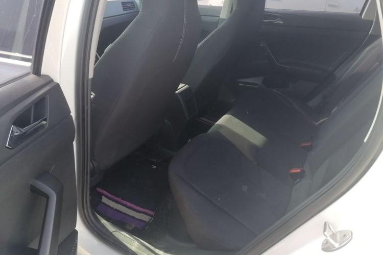 Volkswagen Polo 2021 صورة سيارة #17