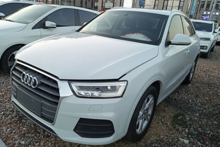 Audi Q3 2019 car image #2