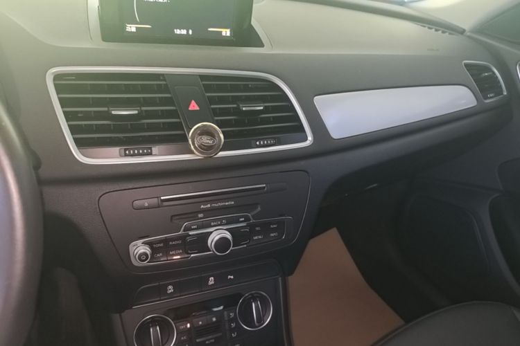 Audi Q3 2017 #17 Audi Q3 2017 car image #17