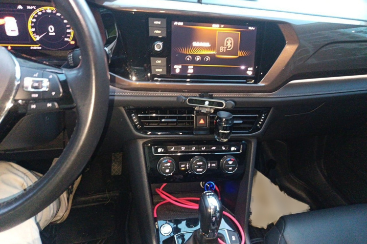 Volkswagen Tharu 2019 car image #17