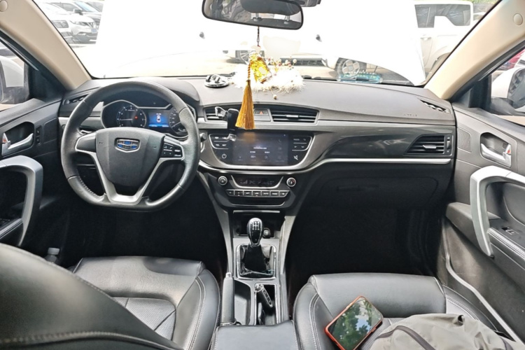 GEELY Emgrand 2017 car image #11