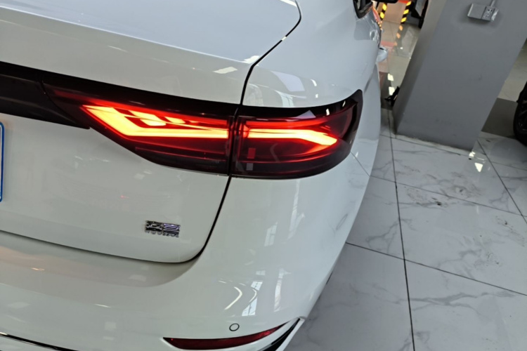 GEELY Emgrand 2022 car image #8