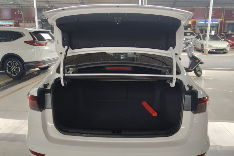 GEELY Emgrand 2024 car image #21