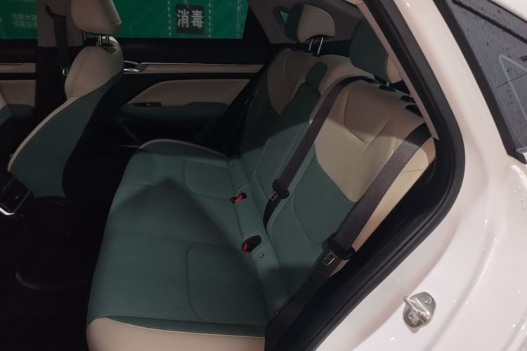 GEELY Emgrand L HiP 2022 car image #17