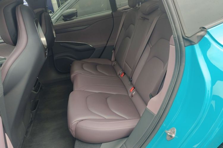 MI SU7 2025 car image #17